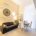Cool Flat At Via Dei Mille By Napoliapartments