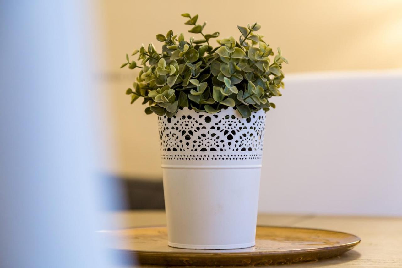 Cool Flat At Via Dei Mille By Napoliapartments *